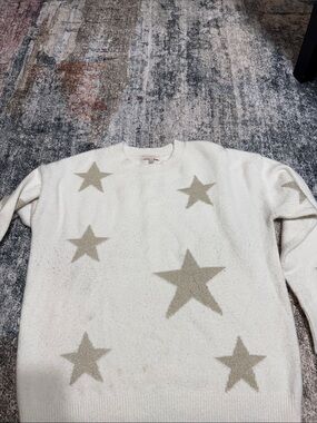 Women’s White Star Pattern Crewneck Sweater